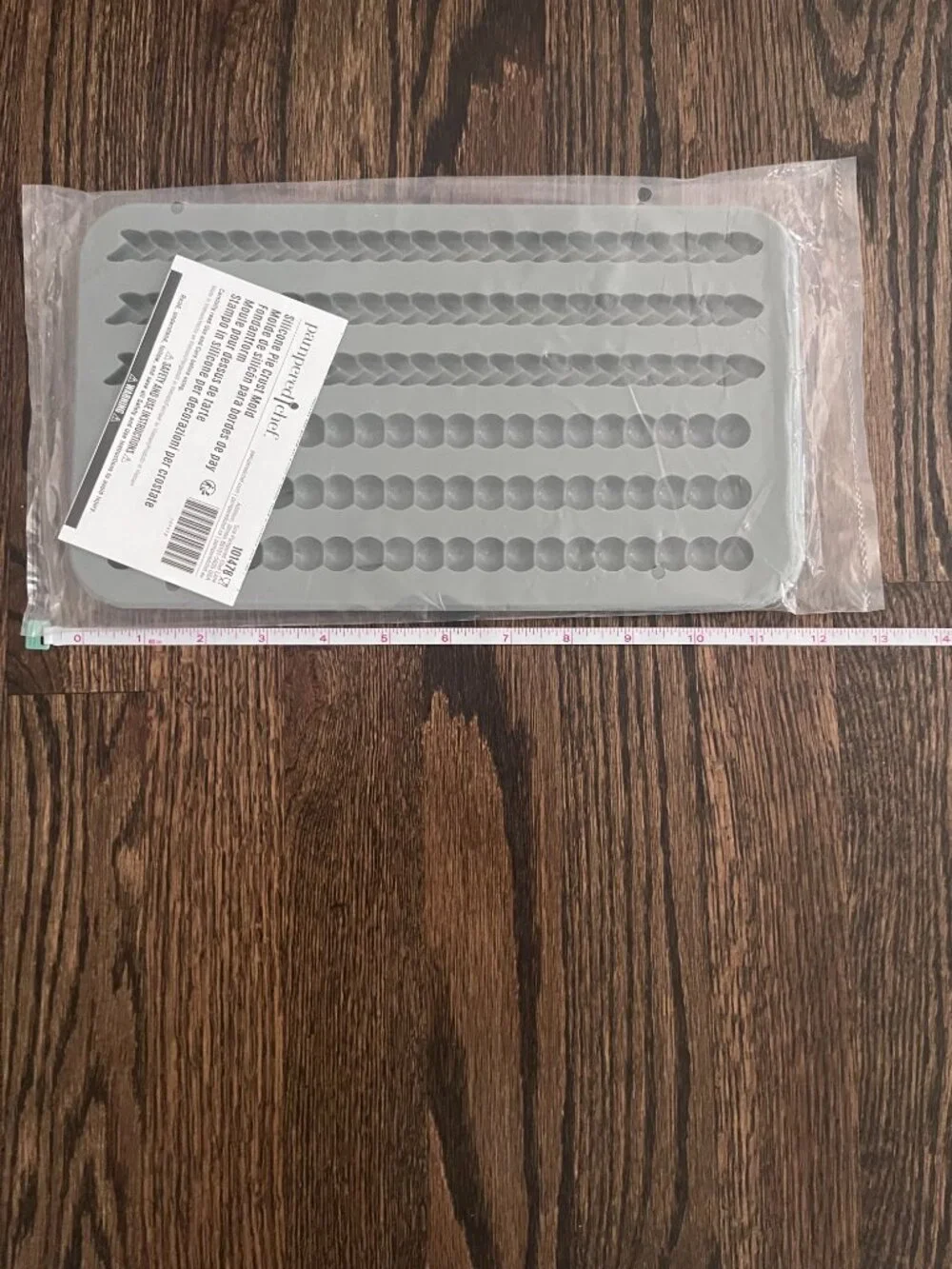 NIP Pampered Chef Silicone Pie Crust Border Mold #101478